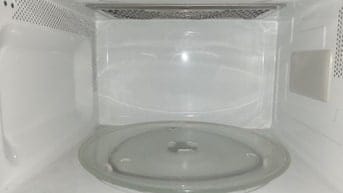 Cần bán xác 2 lò vi sóng , giá tổng chỉ  150k, Xe cơm dài 6m giá 5tr