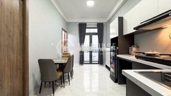 Căn hộ 2PN full nội thất ban công, cửa sổ thoáng mát Cao Thắng Quận 10