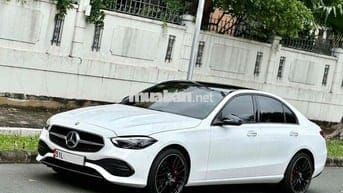 Mercedes-C200 Plus Trắng/ Nội thất nâu, 16.000 Km