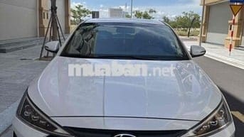 Hyundai Elantra 2020 2.0 AT - 72000 km