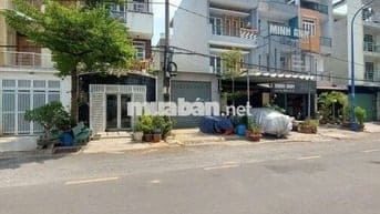 Nhà  thang máy 4,5x20 ,4 tầng ,đường 16m   , khu Dương Thị Dương