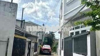 Cần bán nhà 1 trệt 1 lầu , còn mới cứng cáp , gần chợ Tân Vạn ,