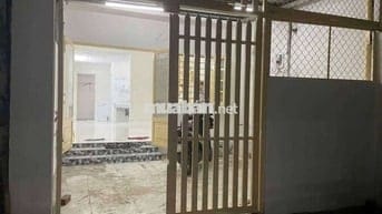 Cho thuê nhà cấp 4 mới xây xã Bà Điểm gần ngã tư Trung Chánh