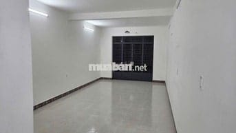 Nhà mặt tiền 8PN thang máy, gần bệnh viện CR và mall giá siu tốt