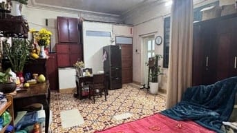 Bán nhà tầng 3+4 pho Ba Triệu chính chủ 