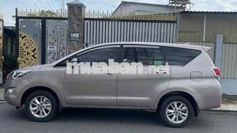 Toyota Innova 2019 2.0E - 100000 km