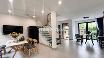 Cho thuê Nhà phố vườn 1 trệt 1 lầu 3pn 3vs full nội thất cao cấp