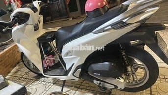 Dư xe  sh 150i 2023 chính chủ xe chạy kĩ Trầy nhẹ