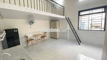 Phòng Lớn Cửa Sổ Mặt Tiền 35m2 Gác k Đụng Đầu full nội thất