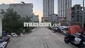 ĐỨC THƯỢNG- - PHÂN LÔ - - VỈA HÈ - - Ô TÔ TRÁNH - - TIỆN ÍCH VÔ VÀN...