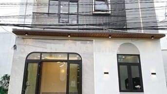 Ô TÔ ĐẬU TRƯỚC NHÀ - VỊ TRÍ ĐẸP LẮM GẦN KDC HỒNG PHÁT