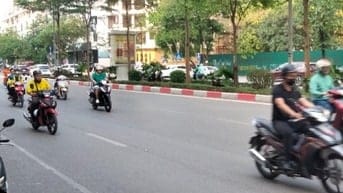 Bán 950m2 đất mặt phố Nguyễn văn Cừ,  mt;50m, giá 86 tỷ 