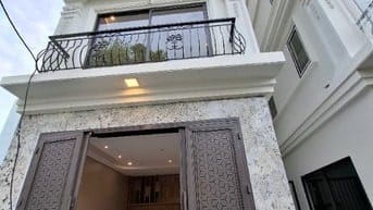BÁN NHÀ SIÊU ĐẸP CỰ KHỐI LONG BIÊN 5 TẦNG FULL NỘI THẤT GIÁ CHỈ 5,9XTỶ