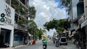 Chính chủ bán nhà MT Quận 1. DT 60m2, 5 tầng. Giá 24.3 tỷ TL