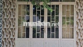 Nhà mặt tiền đường Nguyễn Chi Thanh sân vườn rộng , thoáng mát, 3tr