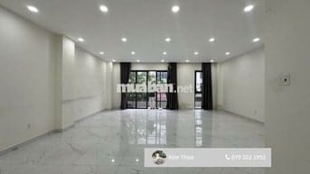 Văn phòng 85m2 ngăn 2 phòng, có thang máy máy lạnh hầm xe. Giá 12,5 tr