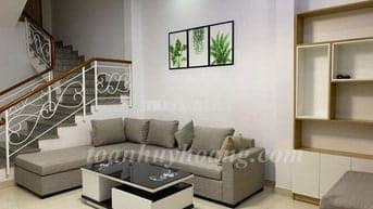 Nhà 3 tầng 3PN khu Phạm Văn Đồng – vị trí đẹp, nhà mới