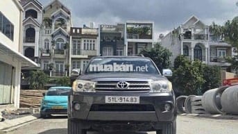 Toyota Fortuner 2.5G MT 2011 - 136000km