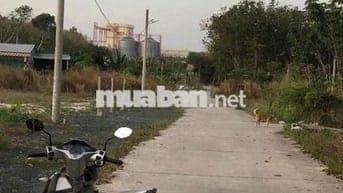 Cần bán lô đất gần 800m2 ở Minh Hưng chơn thành