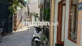 Hẻm otoTrần Quang Khải Q1, Trệt lầu sân thượng, 2PN , 2WC , giá 13.5tr