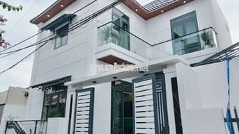 BÁN NHÀ BIỆT THỰ MINI XÂY KIỂU HIỆN ĐẠI. NỘI  THẤT CAO CẤP.