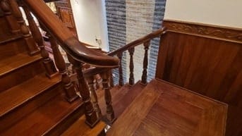 Nhà 5 tầng full gỗ cao cấp gõ đỏ dtsd 220m2 có hộc thang máy chỉ 12.9t