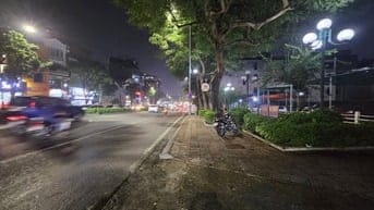 Mặt Phố Nguyễn Văn Cừ ~1000m_ Mặt Tiền 50m_ lô góc 3 thoáng_ 90 tỷ 