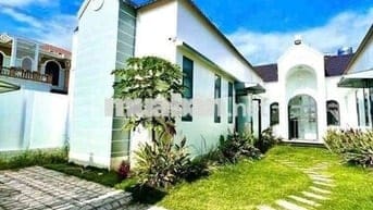 Cho thuê nhà sân vườn nam long 57mv full nội thất 8tr5