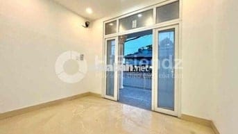 CHO THUÊ MB 30m2( 15m2 sân) (15m2 phòng) NGUYỄN THỊ NHUẦN AN PHÚ ĐÔNG