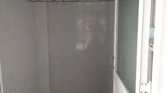 Phòng trọ quận 8 có bếp, cửa sổ thoáng mát và có camera an ninh 24/7