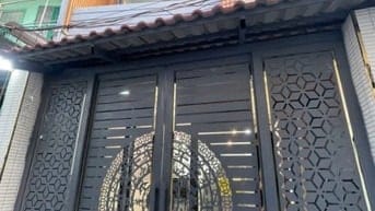 NHÀ HẺM 290C.DƯƠNG BÁ TRẠC P1Q8.CÁCH ĐƯỜNG NHỰA XE HƠI 20m.KHU LÀNG ỐC
