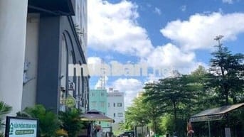 Chuyển về Vinhome bán căn 2pn 2wc c/cư Dreamhome q8 có nội thất ở ngay