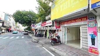 Nhà nguyên căn mặt tiền Hồ Văn Huê giao Nguyễn Kiệm