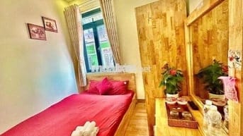CHO THUÊ KHÁCH SẠN MẶT TIỀN THI SÁCH – GẦN CHỢ ĐÊM ĐÀ LẠT