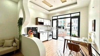 CĂN HỘ DỊCH VỤ ~ NHÀ MỚI - TRUNG TÂM DI CHUYỂN Q1, Q3, 10,… 10p đi xe