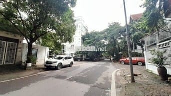 Bán nhà liền kề Văn Quán, kinh doanh, văn phòng vỉa hè, 100m2 27.5 tỷ