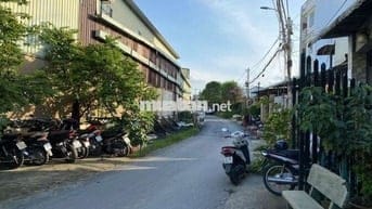 CHO THUÊ NHÀ MẶT TIỀN TRUNG ĐÔNG 1.HÓC MÔN.GIÁ 4TR2