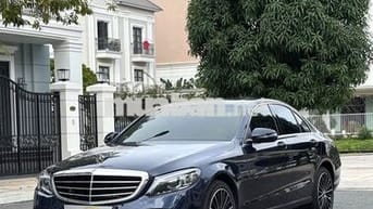 Mercedes Benz C200 Exclusive - 42.000 dặm 2019