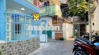 Cho thuê nhà Tôn Đản - Ngang 4 dài 16 - 4 máy lạnh - Hẻm 3m Q4.