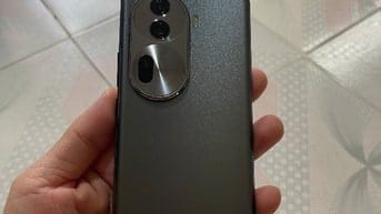 Bán oppo reno11 pro 5G ít sử dụng còn rất mới rất đẹp