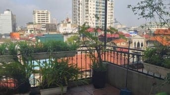 Cho thuê căn hộ cao cấp phố Văn Cao