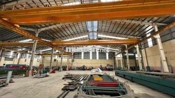 Cho thuê kho xưởng mặt tiền quốc lộ 1A, có cẩu trục, hàng hiếm, đẹp.