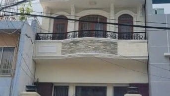 BÁN NHÀ HXT, với DTCN 105m2, XD 4 tầng tại đường NGUYỄN TRÃI, Q1 