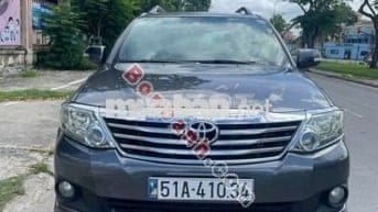 Toyota Fortuner 2.7V 4x2 AT 2012
