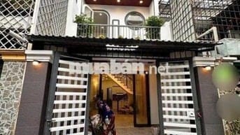Bán gấp nhà 1 Trệt 1 Lầu, Giá 1ty350tr, Gần Công viên, HĐ thuê 15tr