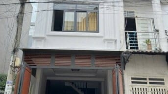 Bán nhà 2 lầu giá 6,6 tỷ ngay tại vòng xoay Phú Hữu TP HCM