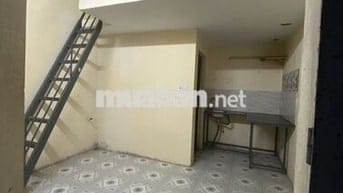Trọ gác lửng 16m2 (giữa Đinh Liệt và Nguyễn Công Triều)
