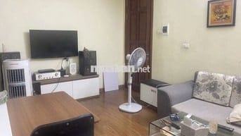 Căn hộ 70m2 2 phòng ngủ full nội thất nhà đã sửa đẹp Hoàn Kiếm
