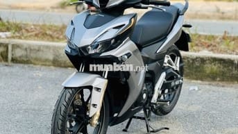 Xe máy Honda Winner X màu bạc côn tay