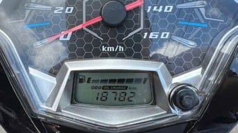 Cần bán xe honda air blade màu xanh đen 2017